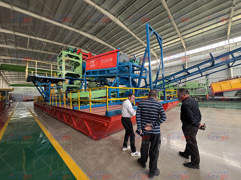 南非客戶實(shí)地考察沙金設(shè)備